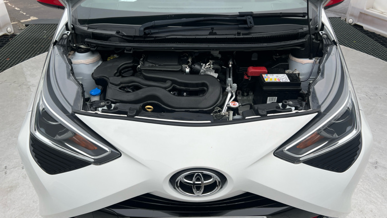 Toyota Aygo 1.0 VVT-i X-Trend TSS 5dr x-shift Petrol Hatchback